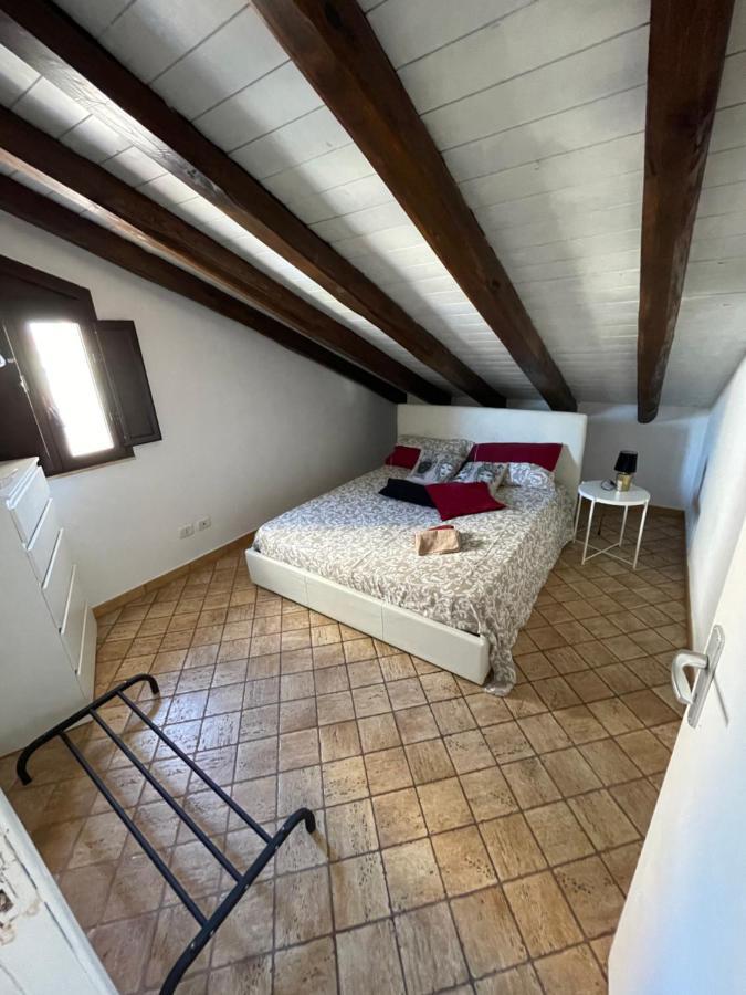 Ferienwohnung La Mansarda Dei Mori Catania Exterior foto