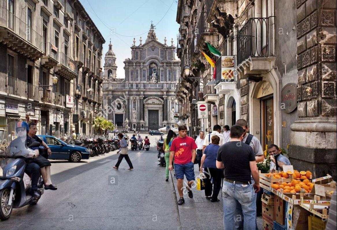 Ferienwohnung La Mansarda Dei Mori Catania Exterior foto